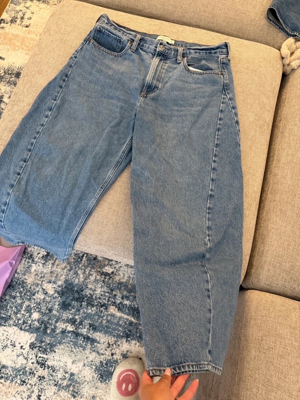 Abercrombie & Fitch Mid-Rise light blue barrel Jean - Picture 3 of 5